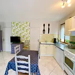 Le Petit Au Coeur De - Parking Prive - Piscine Chauffee - Et Massages 4*