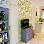 Le Petit Au Coeur De - Parking Prive - Piscine Chauffee - Et Massages