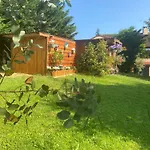 게스트하우스 Le Petit Au Coeur De - Parking Prive - Piscine Chauffee - Et Massages 4*