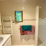 Гостевой дом Le Petit Au Coeur De - Parking Prive - Piscine Chauffee - Et Massages Сарла-ла-Канеда