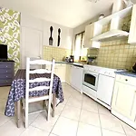 게스트하우스 Le Petit Au Coeur De - Parking Prive - Piscine Chauffee - Et Massages 사흘라 라 카네다