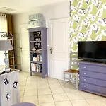 Le Petit Au Coeur De - Parking Prive - Piscine Chauffee - Et Massages 4* Сарла-ла-Канеда