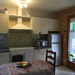 Гостевой дом Le Petit Au Coeur De - Parking Prive - Piscine Chauffee - Et Massages 4*