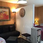 Le Petit Au Coeur De - Parking Prive - Piscine Chauffee - Et Massages Гостевой дом 4*