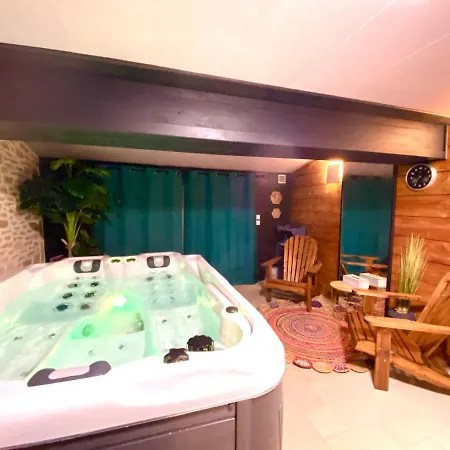 Le Petit Au Coeur De - Parking Prive - Piscine Chauffee - Et Massages 4*