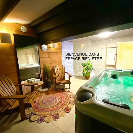 Le Petit Au Coeur De - Parking Prive - Piscine Chauffee - Et Massages 4*