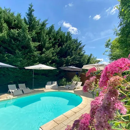 Le Petit Au Coeur De - Parking Prive - Piscine Chauffee - Et Massages Гостевой дом 4*