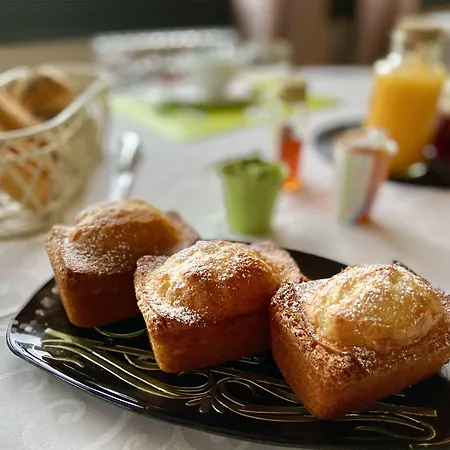 Le Petit Au Coeur De - Parking Prive - Piscine Chauffee - Et Massages Gasthuis 4*