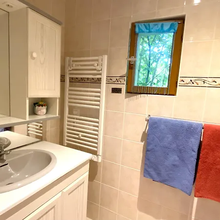 Le Petit Au Coeur De - Parking Prive - Piscine Chauffee - Et Massages Гостевой дом 4*