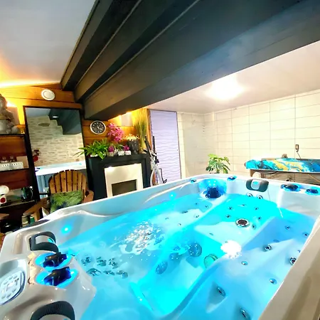 Πανσιόν Le Petit Au Coeur De - Parking Prive - Piscine Chauffee - Et Massages 4*