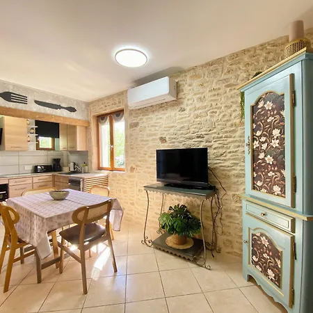 Πανσιόν Le Petit Au Coeur De - Parking Prive - Piscine Chauffee - Et Massages