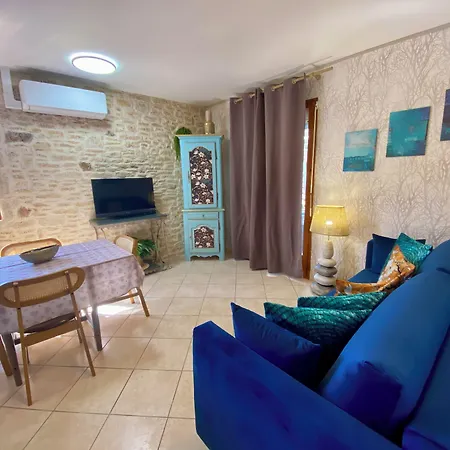 Le Petit Au Coeur De - Parking Prive - Piscine Chauffee - Et Massages