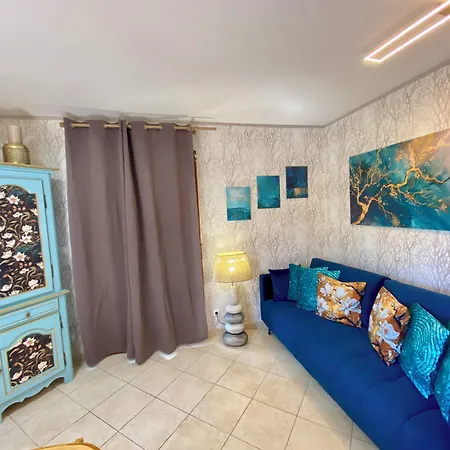 Le Petit Au Coeur De - Parking Prive - Piscine Chauffee - Et Massages 4*