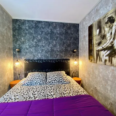 Le Petit Au Coeur De - Parking Prive - Piscine Chauffee - Et Massages Sarlat-la-Caneda