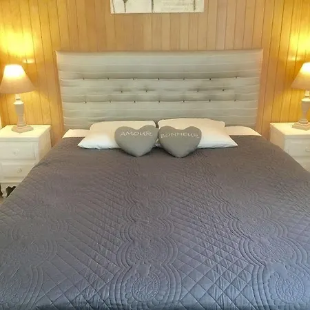 Le Petit Au Coeur De - Parking Prive - Piscine Chauffee - Et Massages Sarlat-la-Canéda