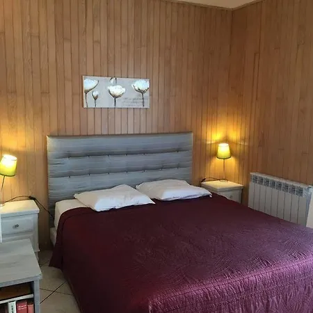 Le Petit Au Coeur De - Parking Prive - Piscine Chauffee - Et Massages Гостевой дом Сарла-ла-Канеда