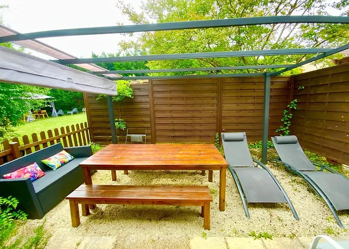 Maison d'hôtes Le Petit Au Cœur De - Parking Privé - Piscine Chauffée - Et Massages Sarlat