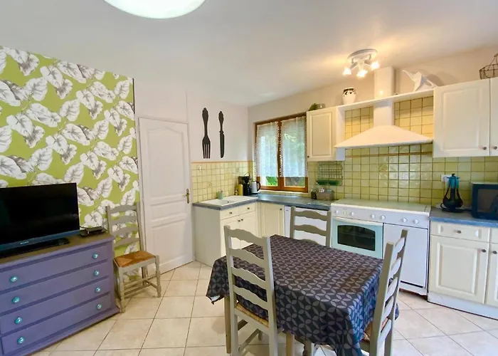 Le Petit Au Cœur De - Parking Privé - Piscine Chauffée - Et Massages Maison d'hôtes