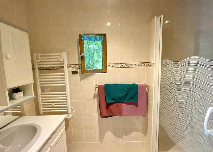 Maison d'hôtes Le Petit Au Cœur De - Parking Privé - Piscine Chauffée - Et Massages Sarlat