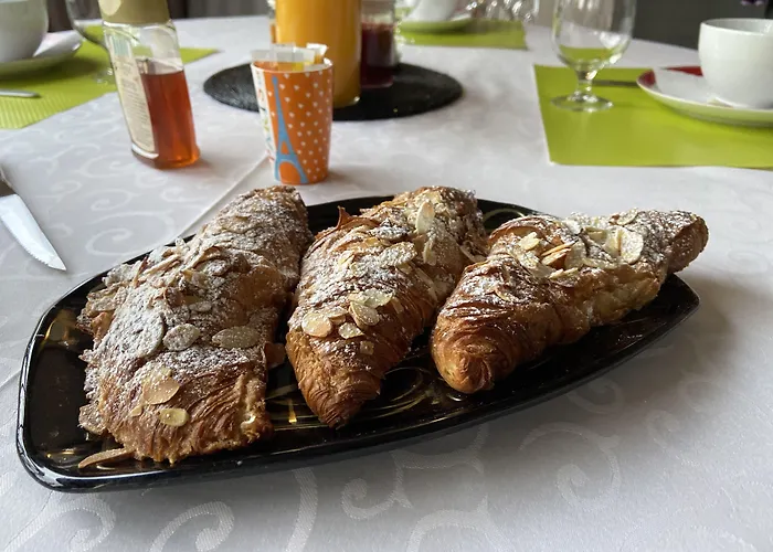 Guest house Le Petit Au Coeur De - Parking Prive - Piscine Chauffee - Et Massages 4*