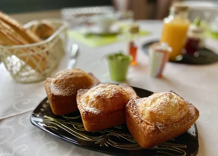 Le Petit Au Cœur De - Parking Privé - Piscine Chauffée - Et Massages Maison d'hôtes 4*