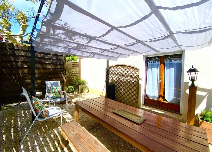 Le Petit Au Cœur De - Parking Privé - Piscine Chauffée - Et Massages Sarlat