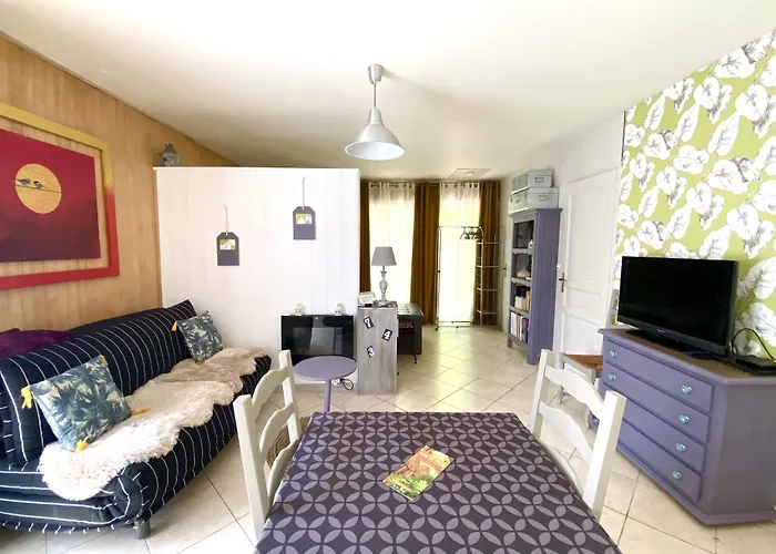 Maison d'hôtes Le Petit Au Cœur De - Parking Privé - Piscine Chauffée - Et Massages Sarlat