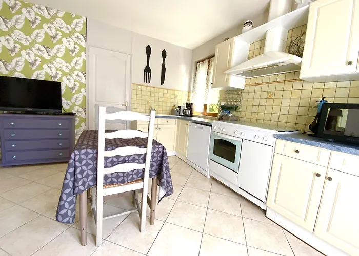 Maison d'hôtes Le Petit Au Cœur De - Parking Privé - Piscine Chauffée - Et Massages Sarlat