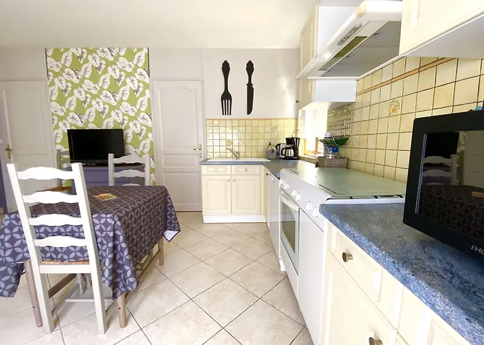 Le Petit Au Coeur De - Parking Prive - Piscine Chauffee - Et Massages Guest house Sarlat-la-Caneda