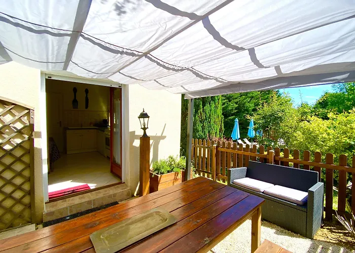 Le Petit Au Coeur De - Parking Prive - Piscine Chauffee - Et Massages